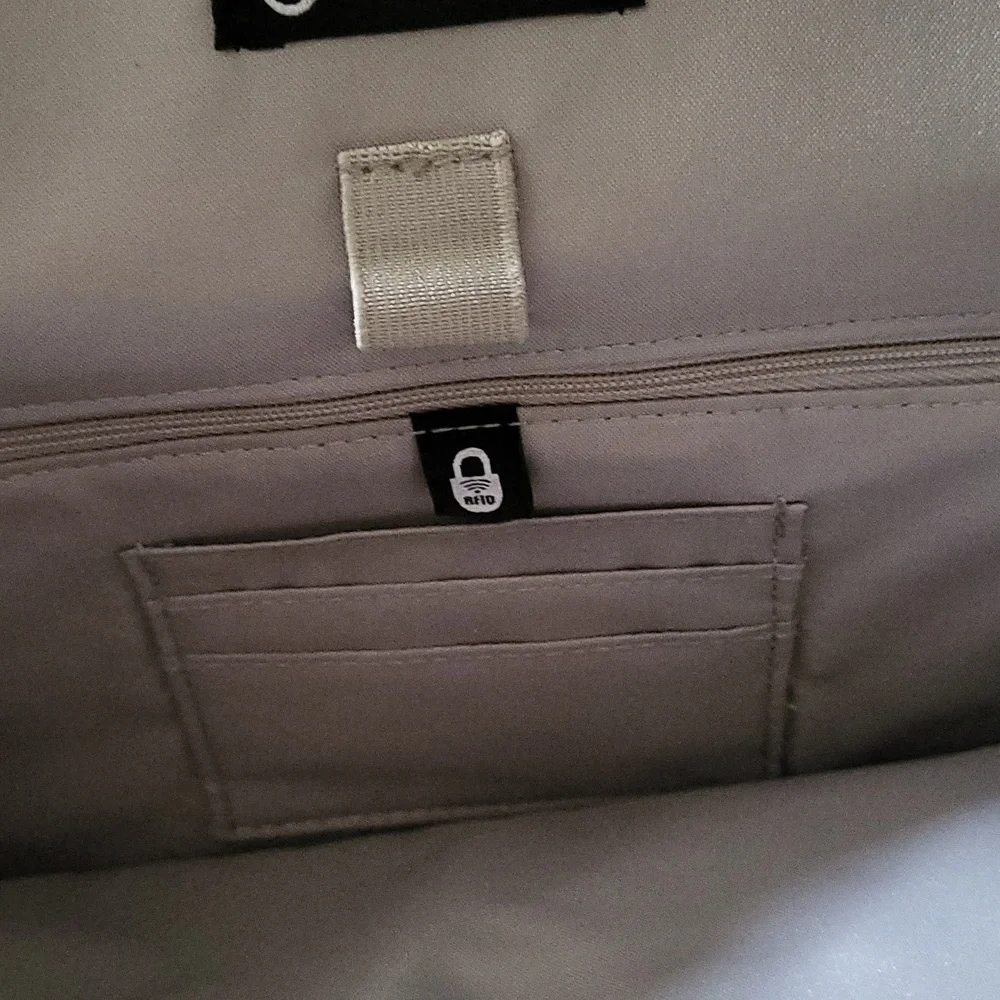 Bagellini Hp duo   rfid new tagged black silver accessories gorgeous dust cover - Picture 4 of 7